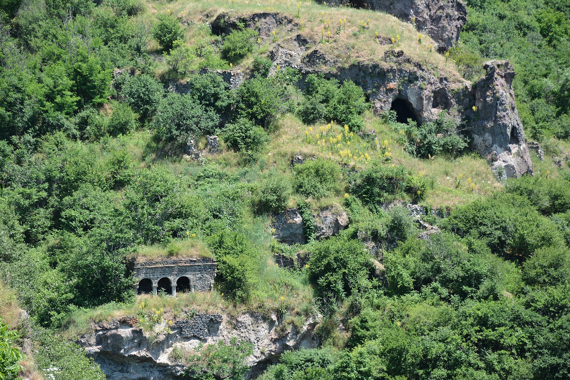 Ապարանք_Մելիք_Քասու-1.jpg