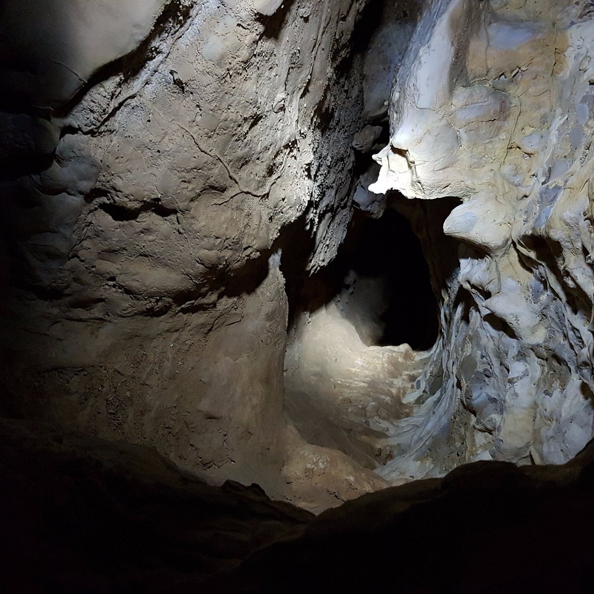 very-narrow-passages.jpg